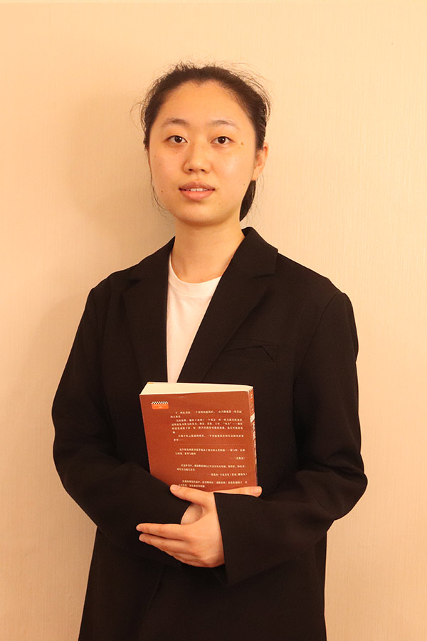 商州梁艺 本科学历，优秀班主任