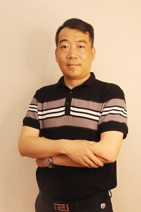 商州冯少坤 本科学历,毕业于陕西师范大学