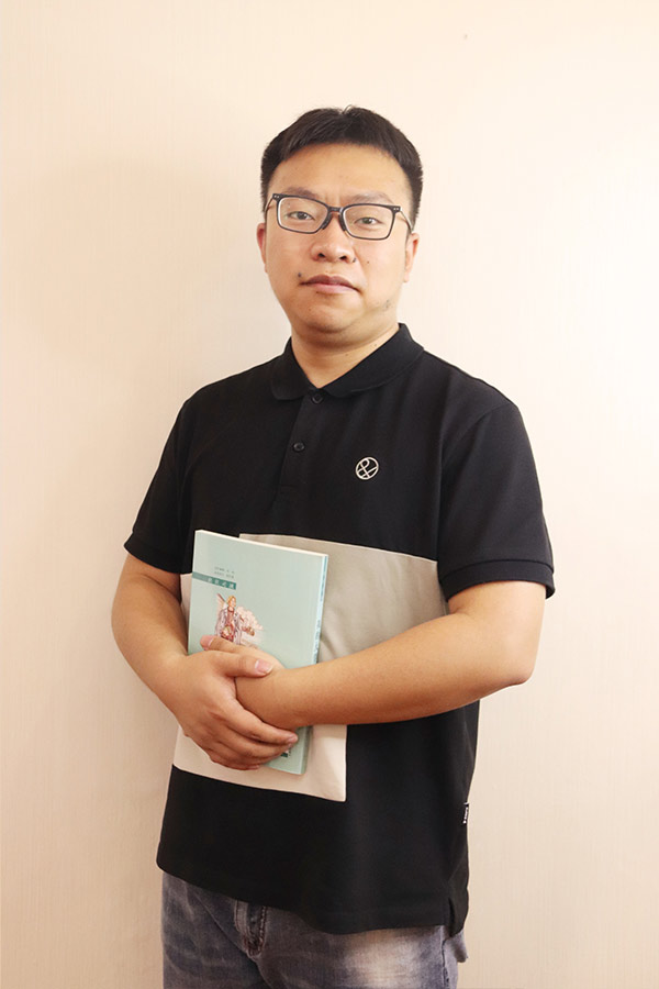 商州杨斌 本科学历，毕业于西安航空学院